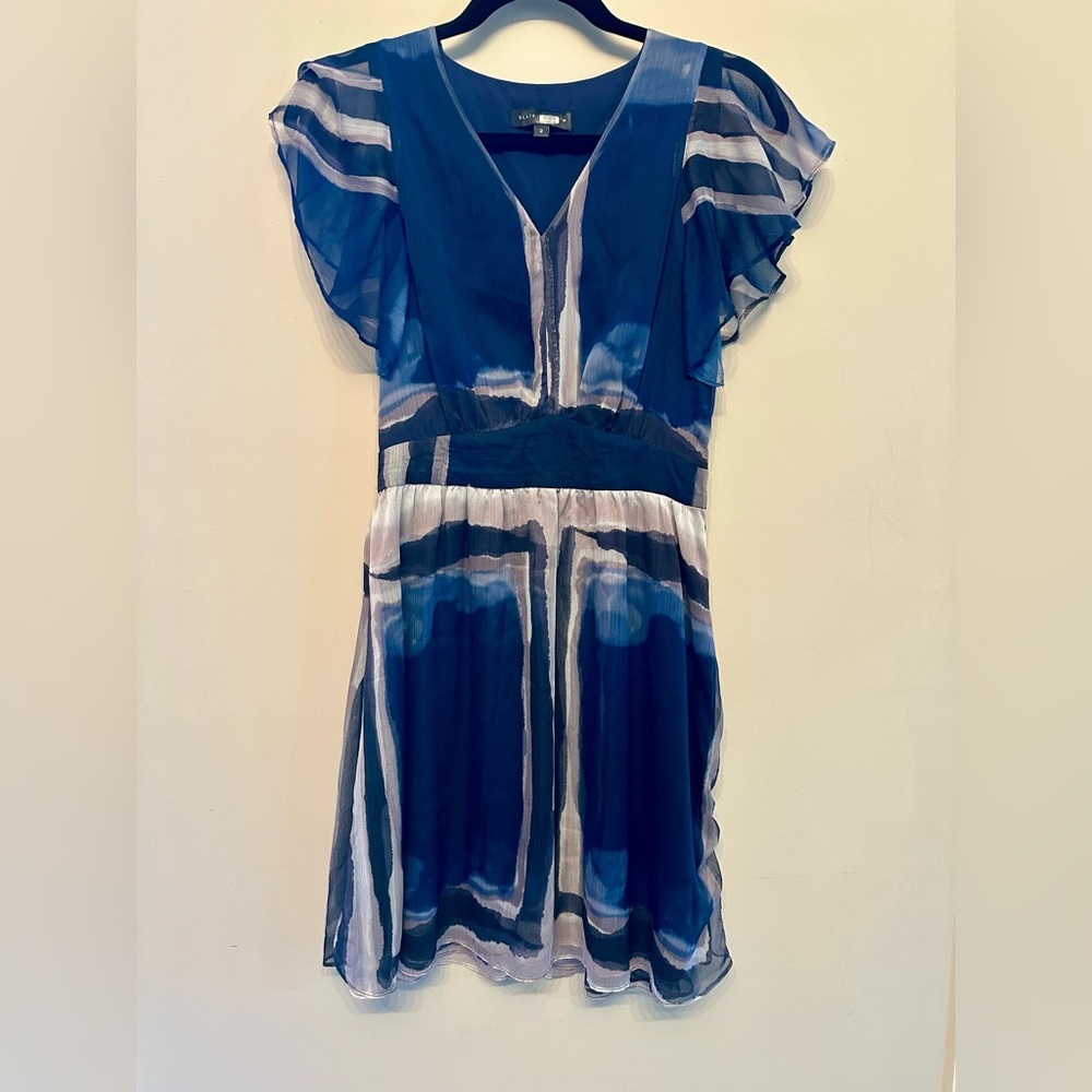 Slate & Willow Blue and White Patterned Mini Dress